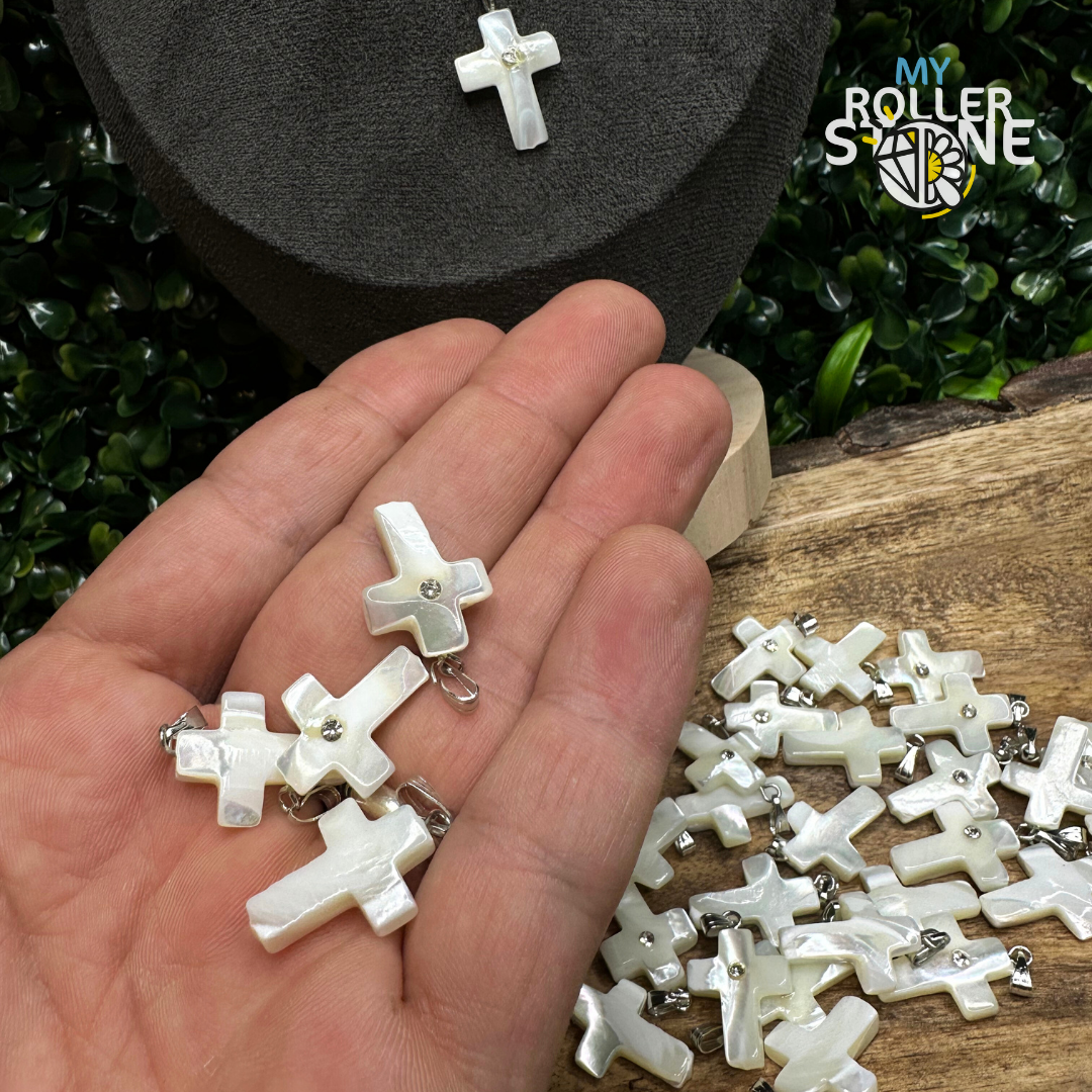Pendentif Croix Nacre