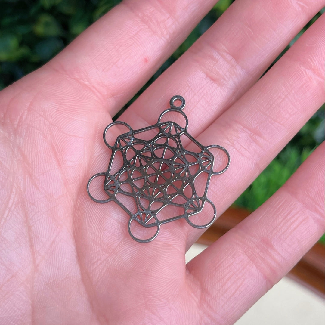 Pendentif Argenté Cube de Métraton
