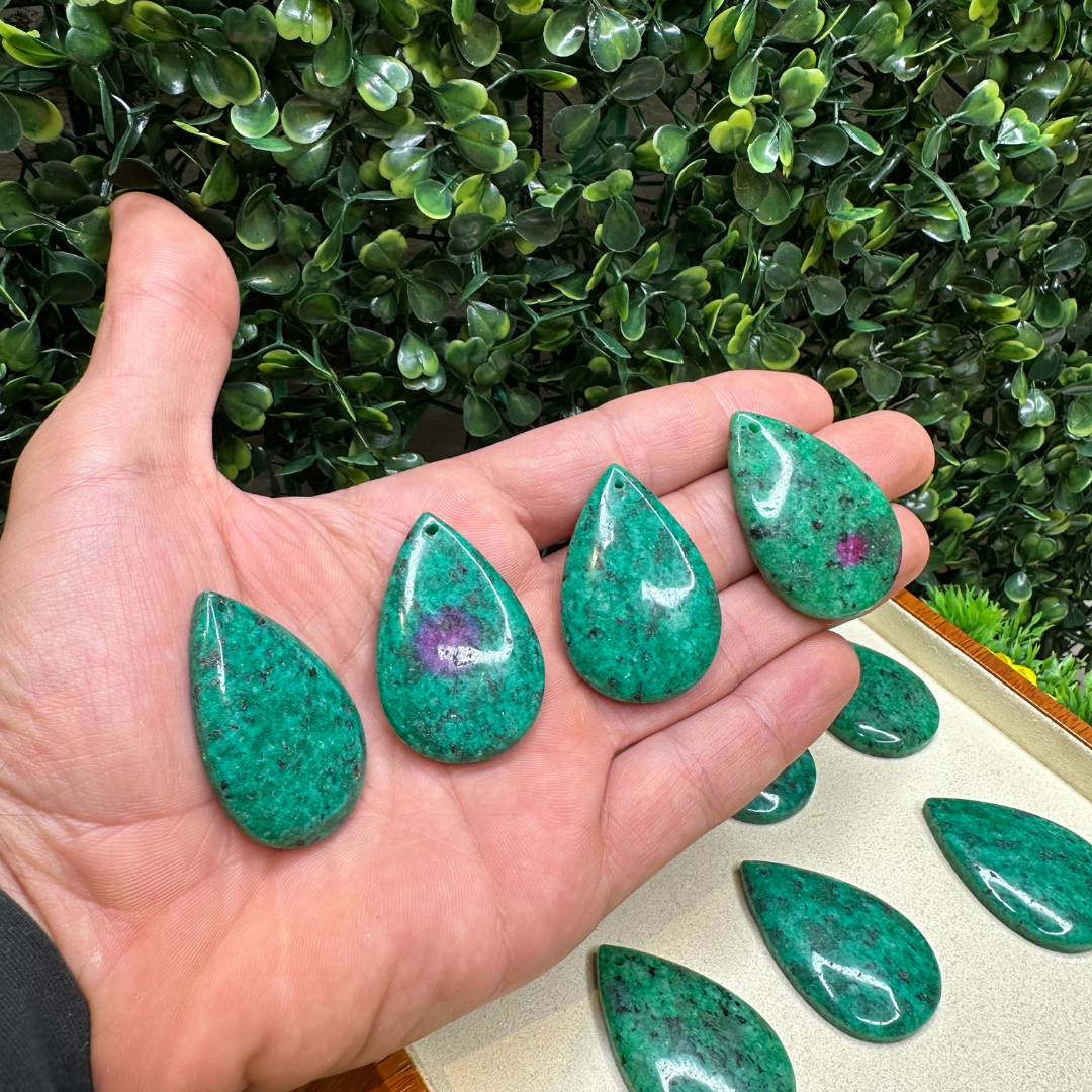 Pendentif en Rubis zoïsite