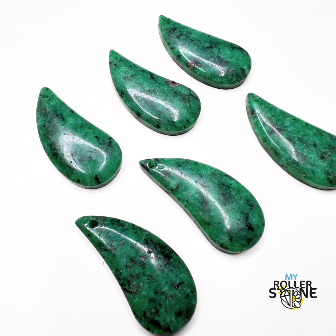 Pendentif goutte en Rubis zoïsite - Perles