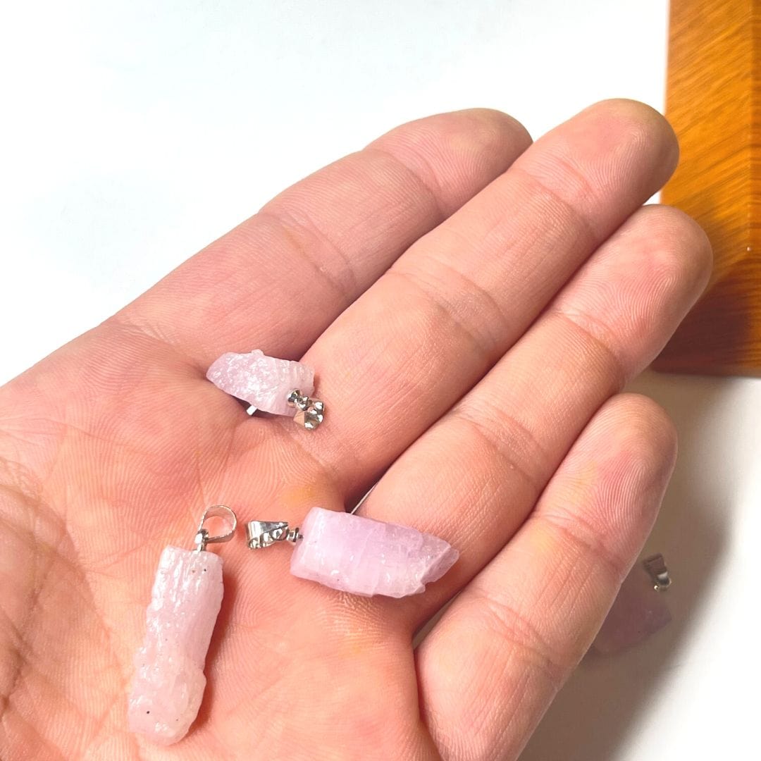 Pendentif Kunzite brute - Breloques et pendentifs