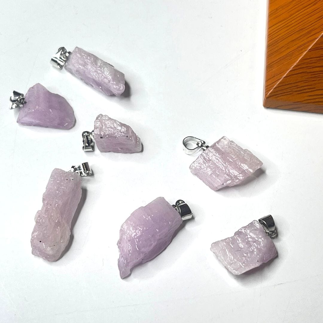 Pendentif Kunzite brute - Breloques et pendentifs