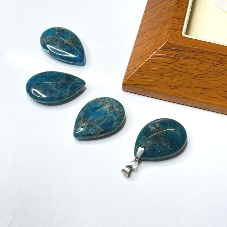 Pendentif larme Apatite