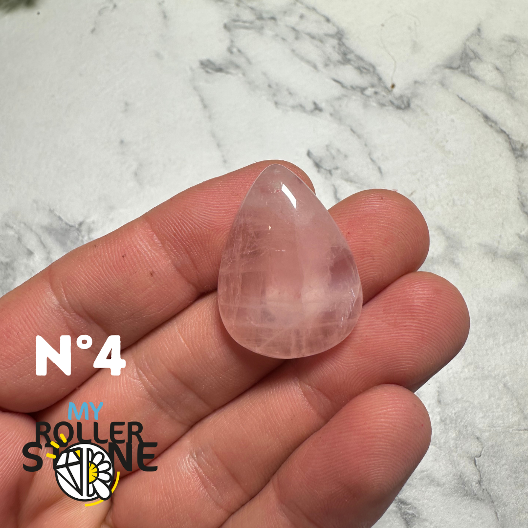 Pendentif en quartz rose avec couleur et transparence variables