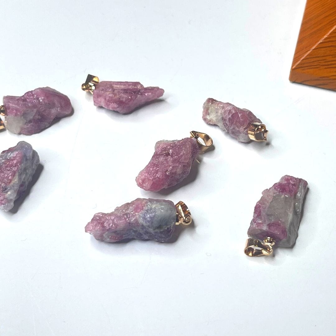 Pendentif Tourmaline rose brute - Breloques et pendentifs