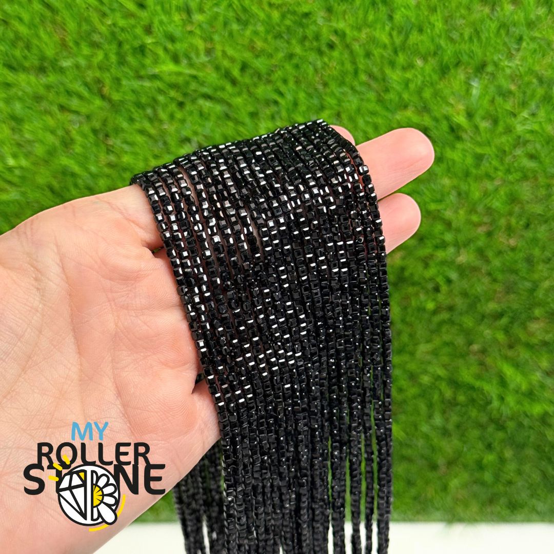 Perle Cubique Facettée Spinelle Noir