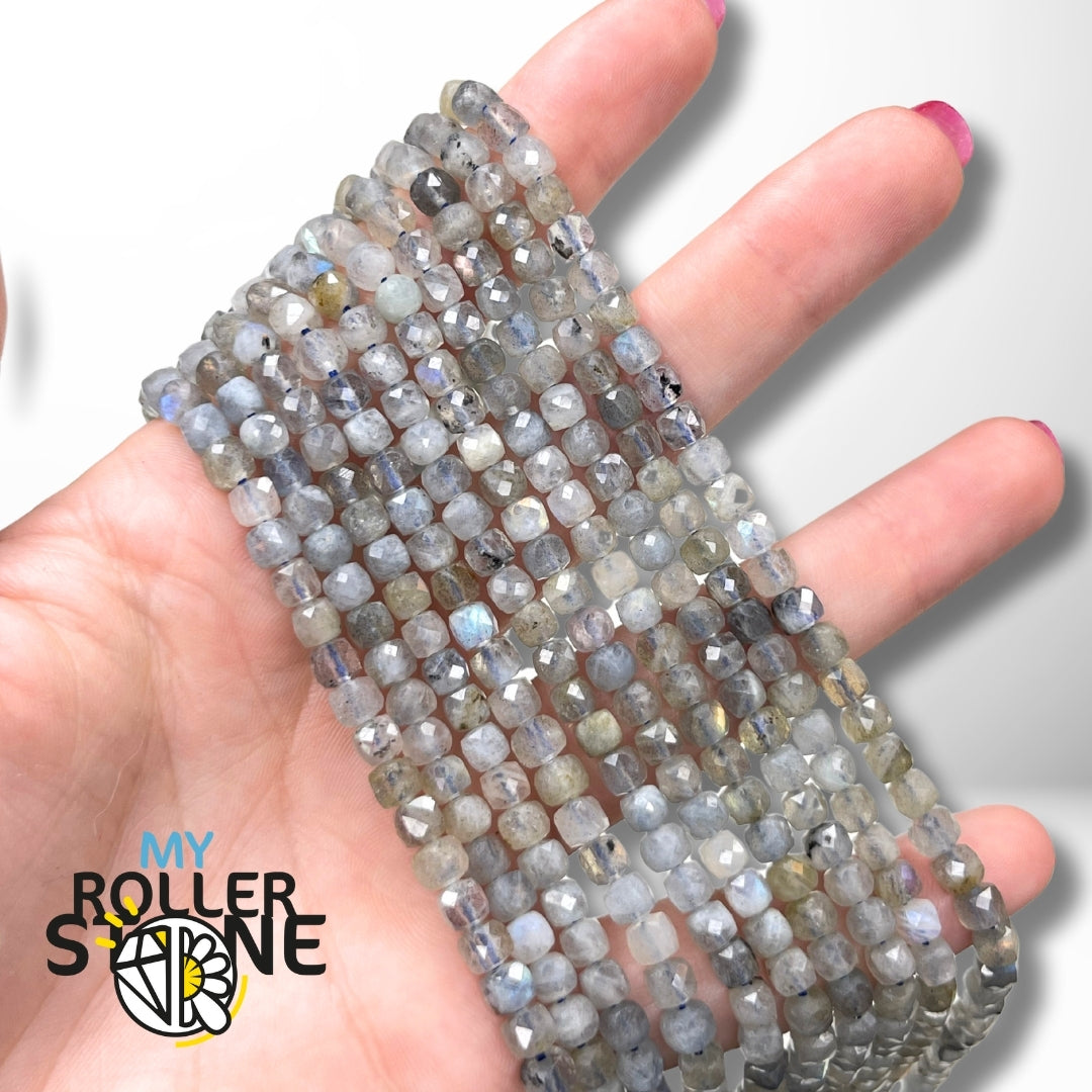 Perle micro sfaccettate rotonde da 4 mm di Labradorite AAA da 15,5, piccola pietra preziosa di colore grigio, pietra semipreziosa LGYO - Italia Perle micro sfaccettate rotonde da 4 mm di Labradorite AAA da 15,5, piccola pietra preziosa di colore grigio, pietra semipreziosa LGYO - Italia