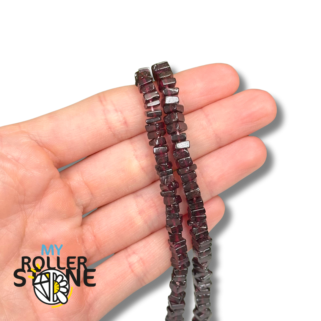 Perle Heishi carré Grenat 5A