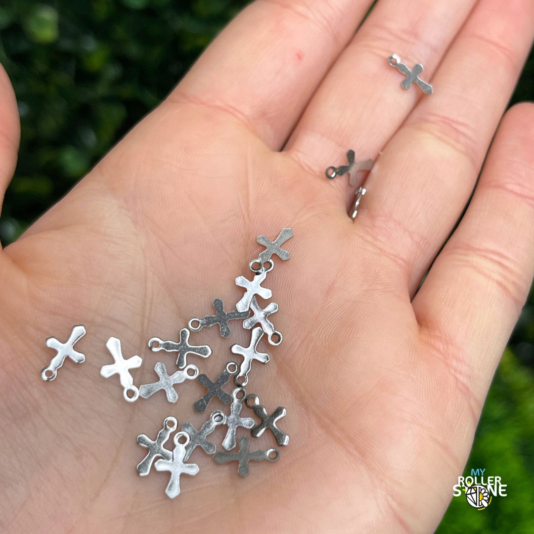 Petit Charm Croix Argenté Acier Inoxydable