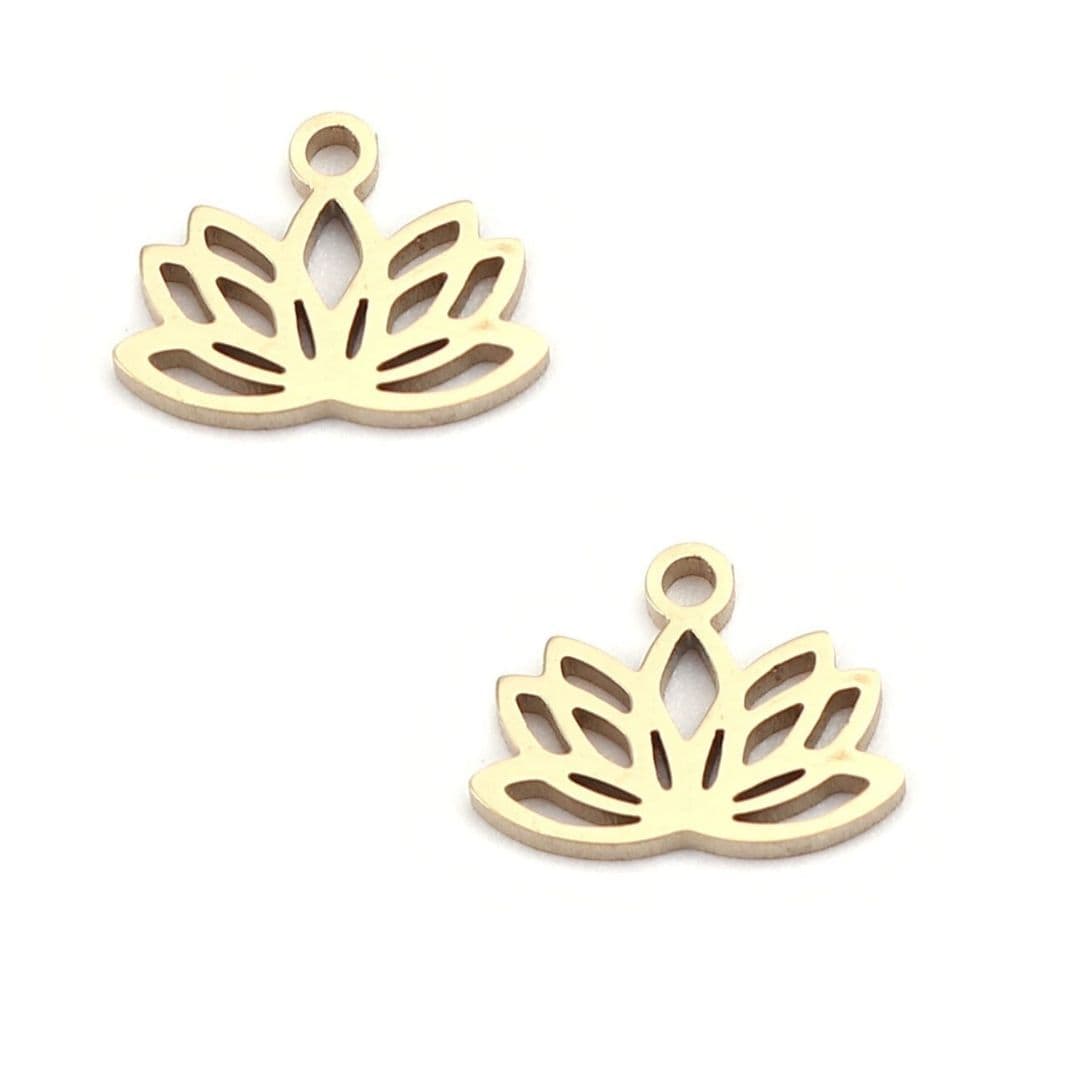 Pendentif lotus or