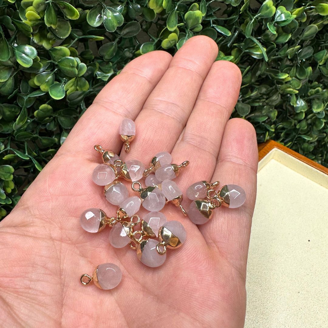 Petit Pendentif ovalisé facetté - Quartz rose - Perles