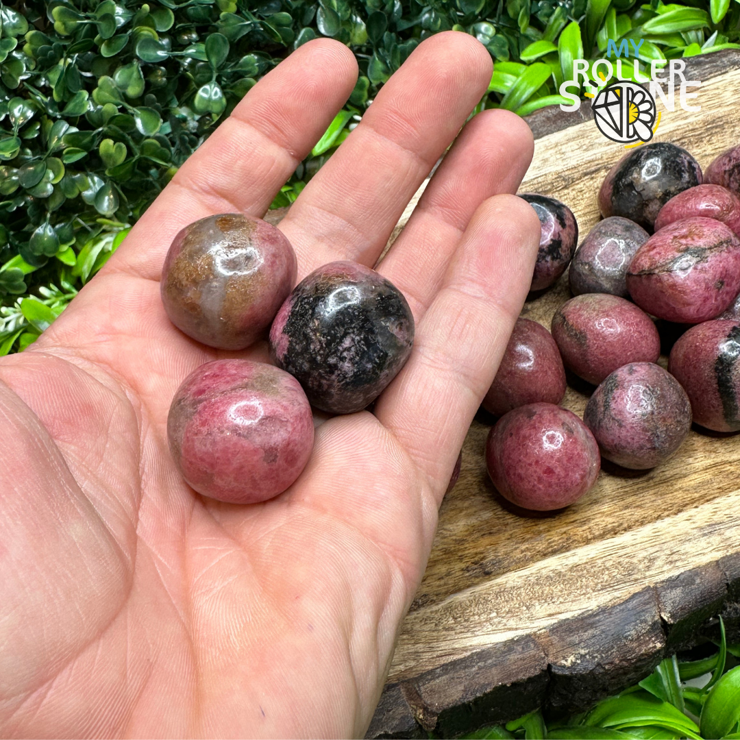 Pierres roulées en Rhodonite (Taille moyenne) - Pierres et fossiles