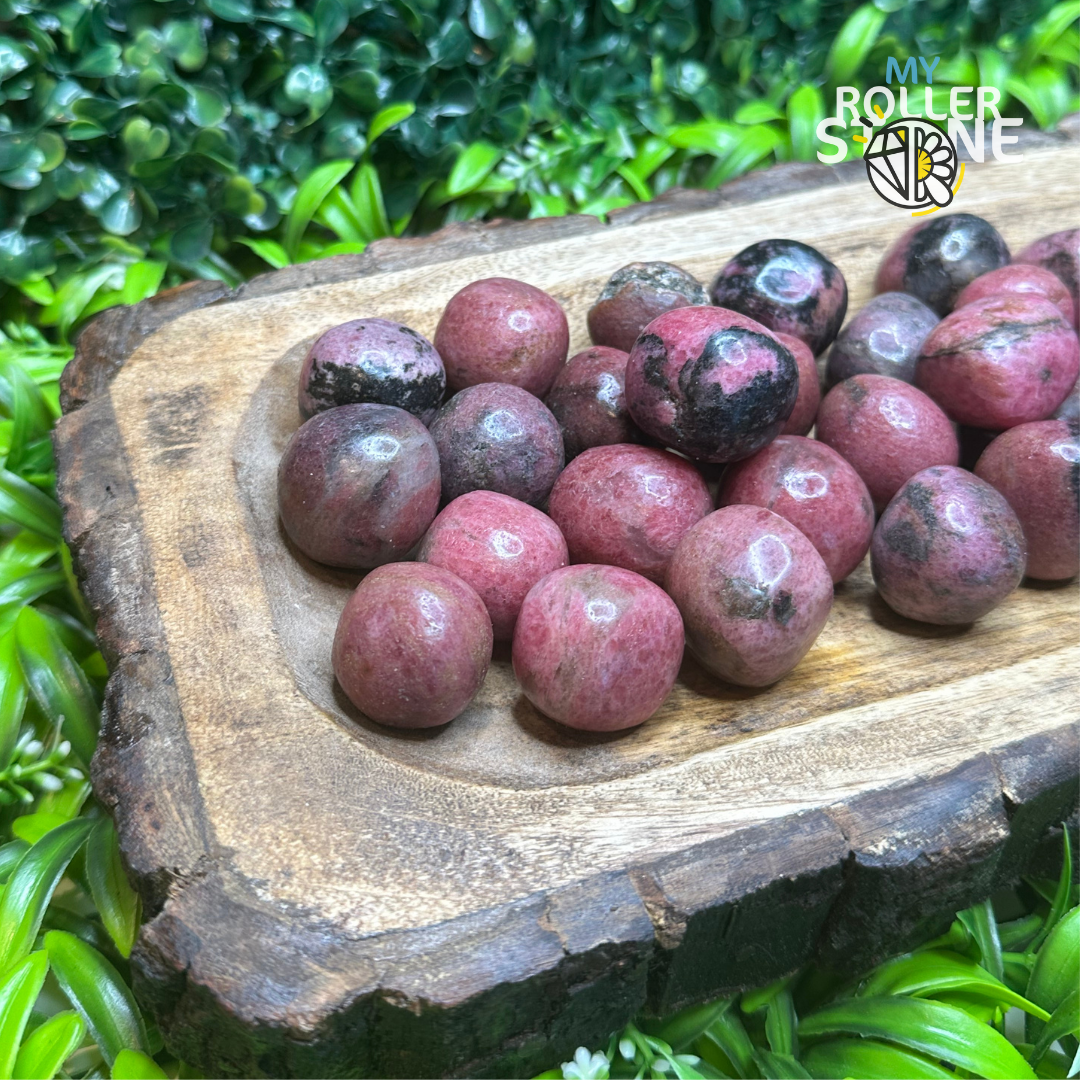 Pierres roulées en Rhodonite (Taille moyenne) - Pierres et fossiles