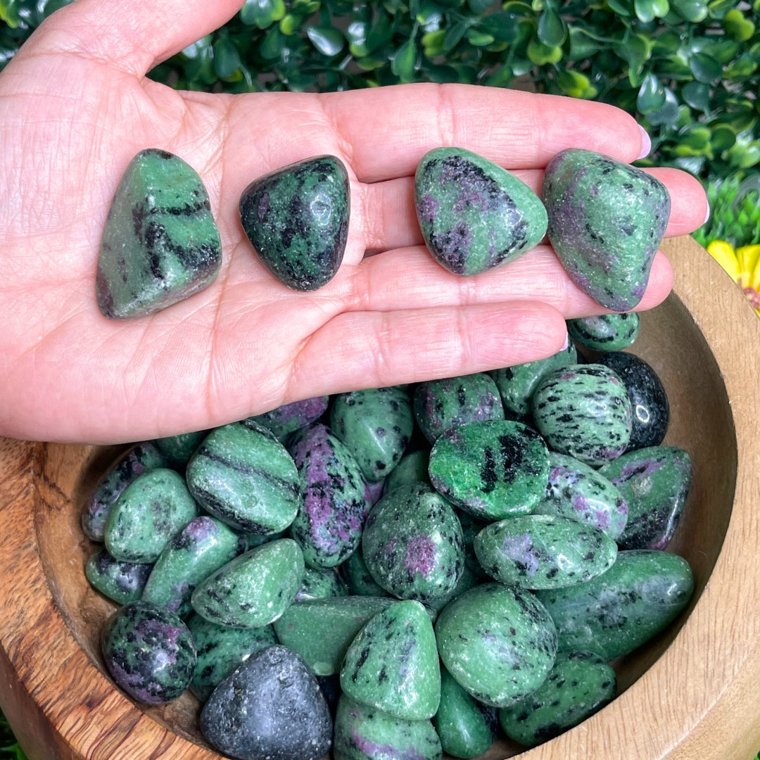 Pierres roulées en Rubis Zoisite