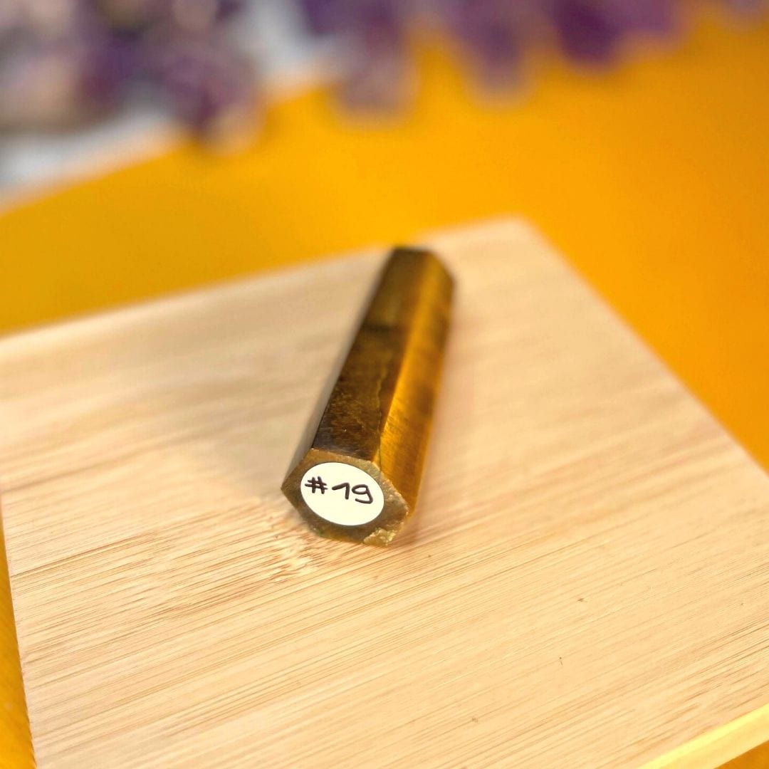 Pointe Oeil de tigre #19 - Pierres et fossiles