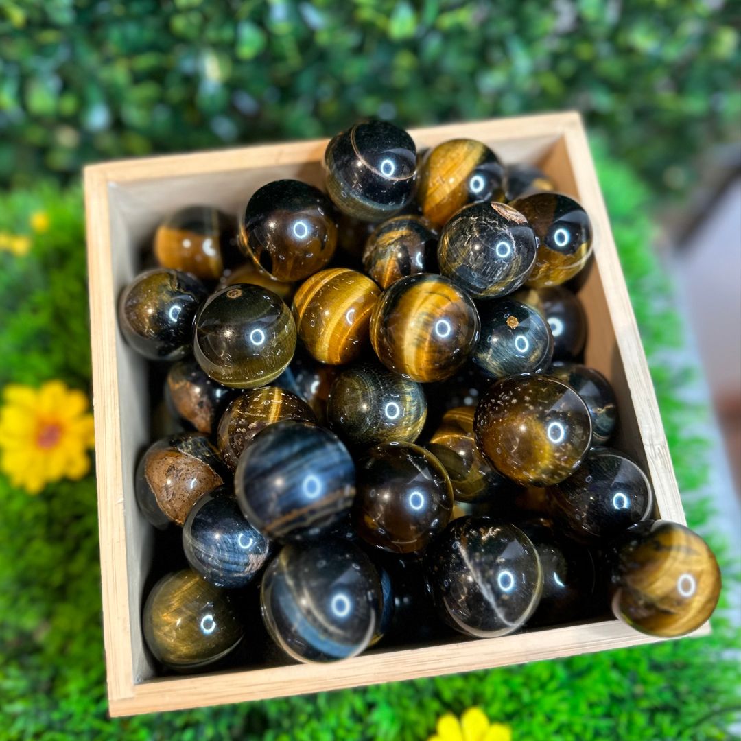 Sphère Oeil de Faucon - Pierres et fossiles