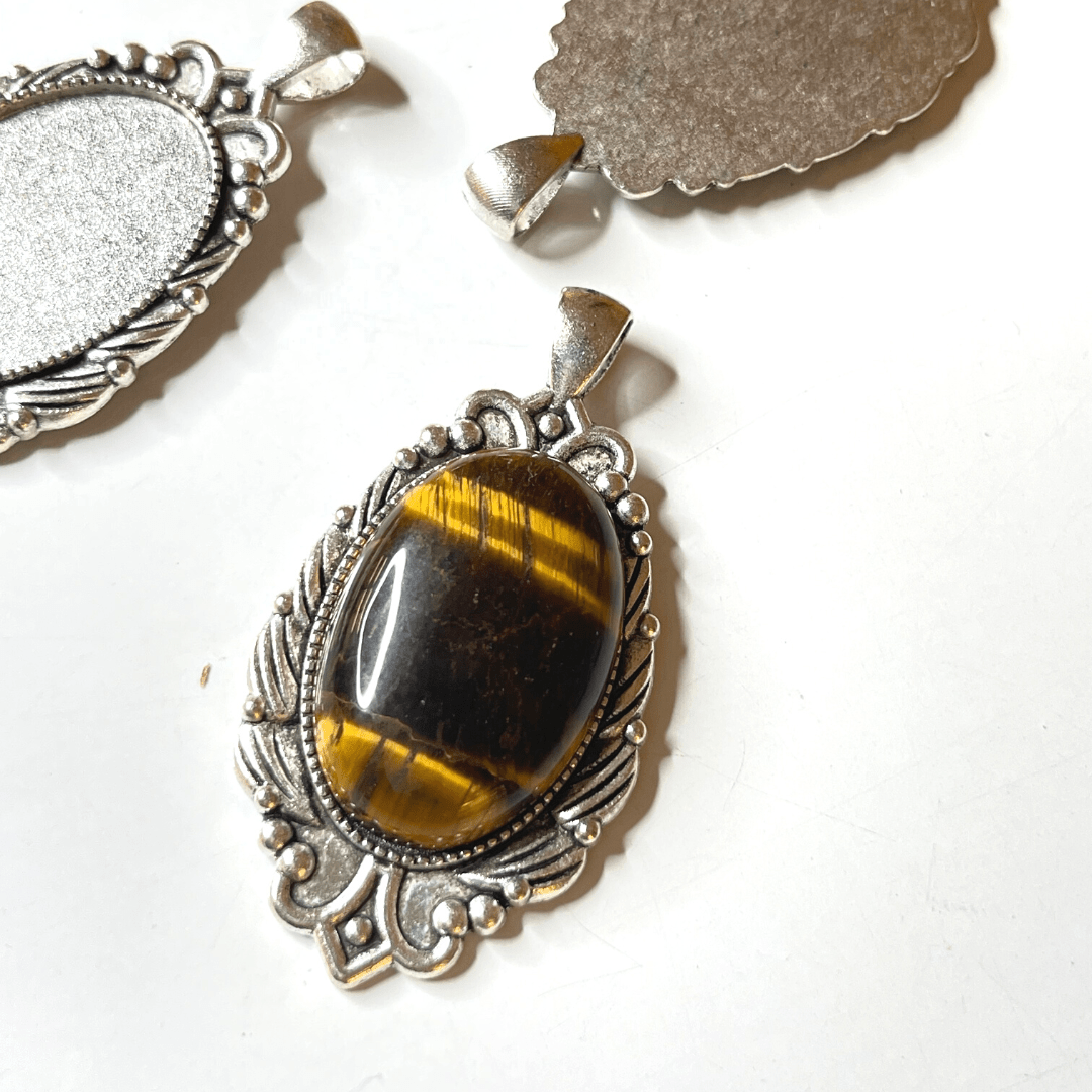 Support Pendentif Cabochon Ovale Argenté Style Tibétain