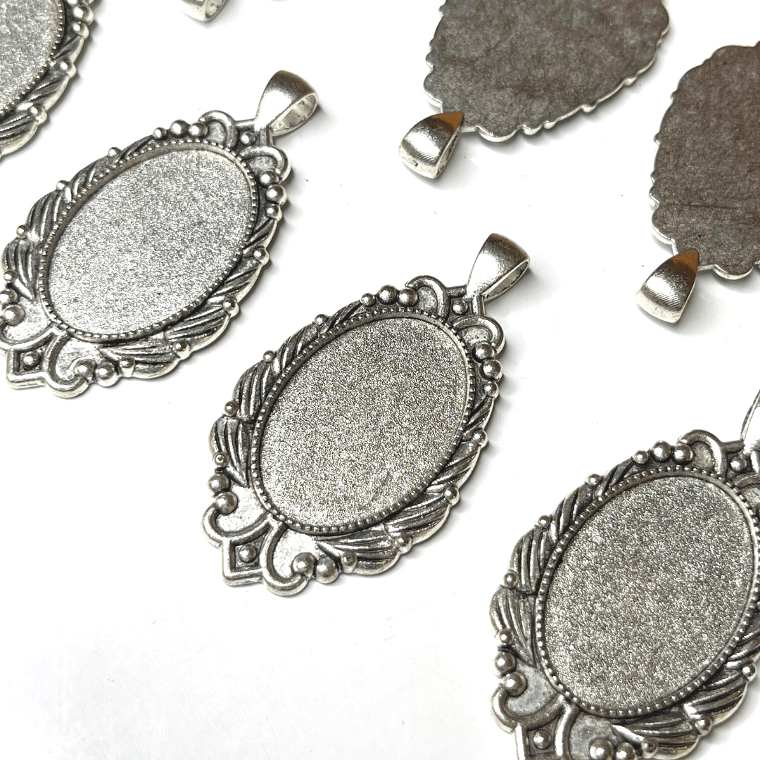 Support Pendentif Cabochon Ovale Argenté Style Tibétain