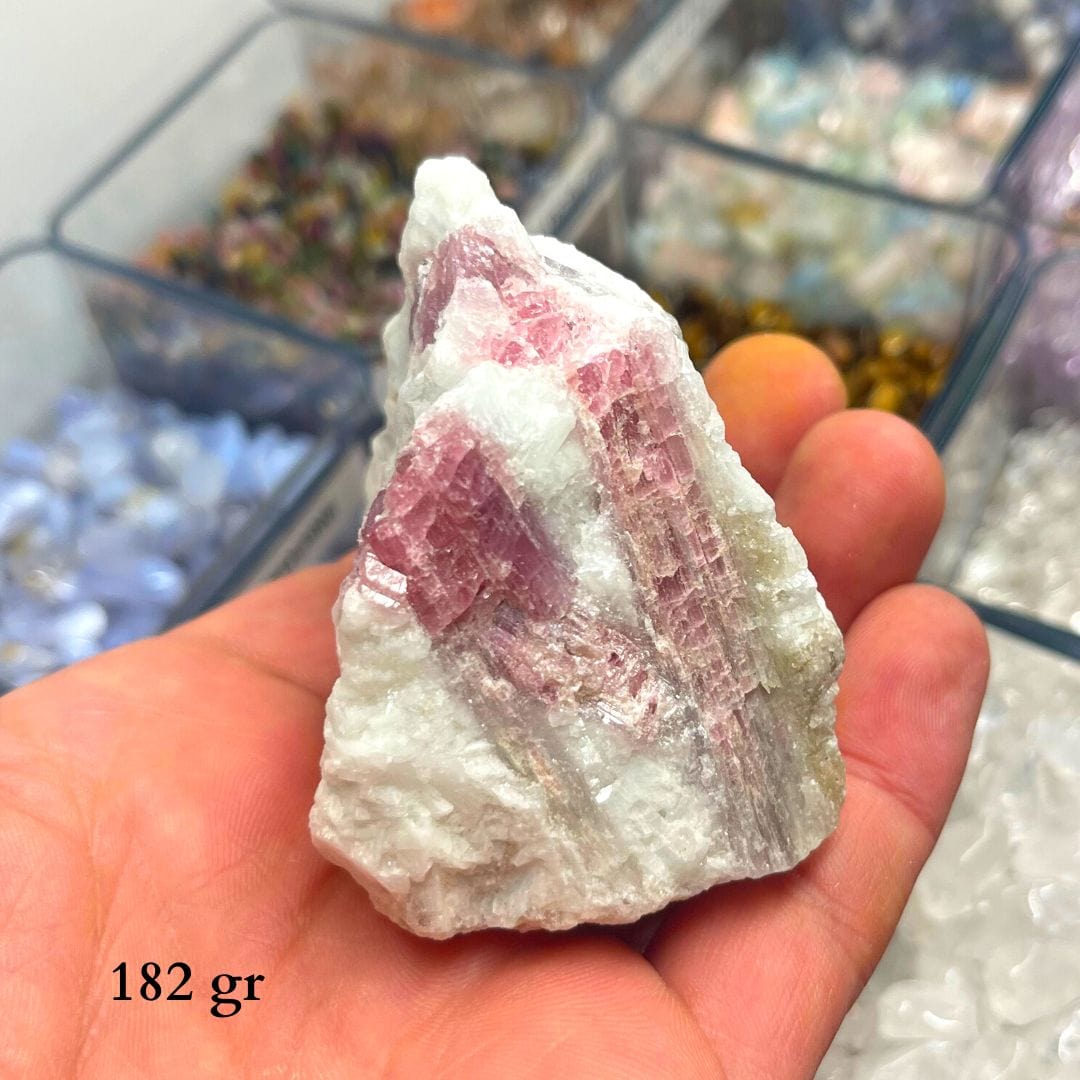 Tourmaline rose dans sa matrice de Quartz - N°5: 180 gr - Pierres et fossiles