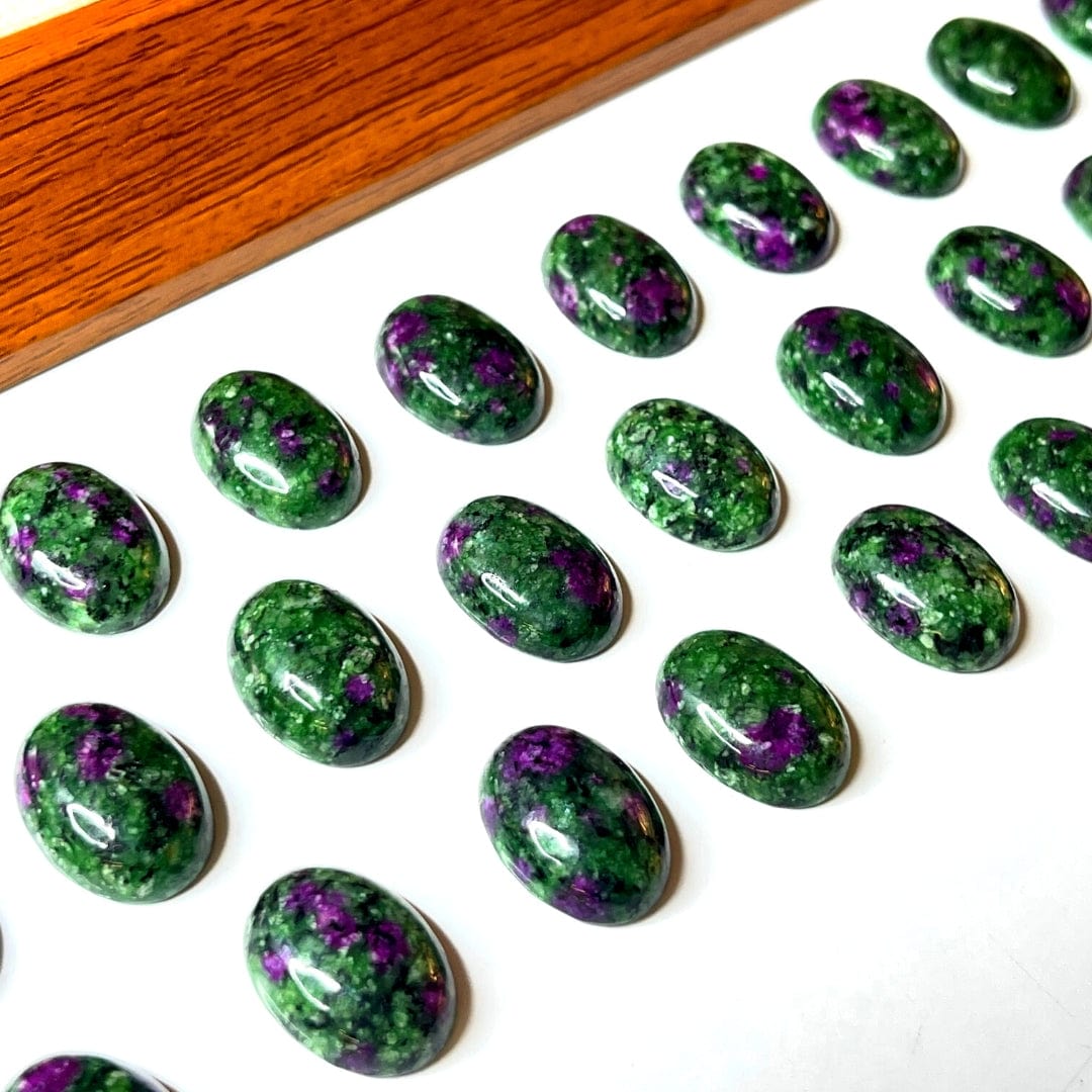 Cabochon Ovale Rubis Zoïsite