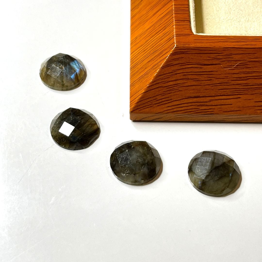 Cabochon Facetté Rond Labradorite