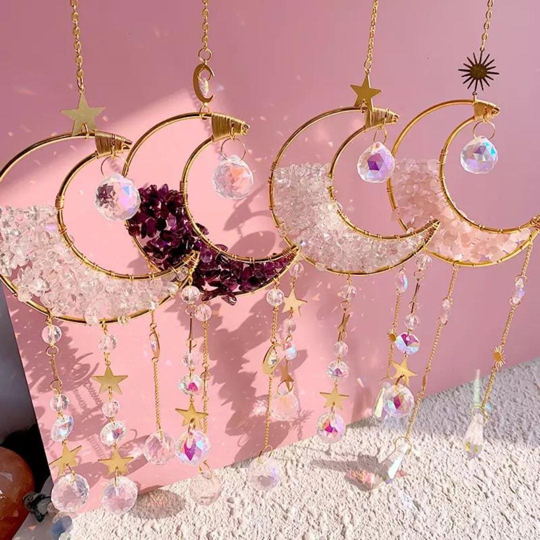 Plaqué or, éthéré, cristal de quartz rose, attrape-soleil en cristal prisme  arc-en-ciel papillon rose clair et or -  France